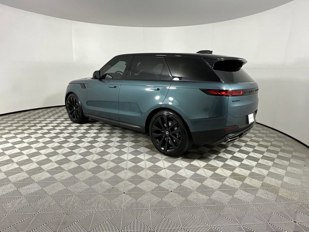 Used 2024 Land Rover Range Rover Sport SE AWD/4WD image 3