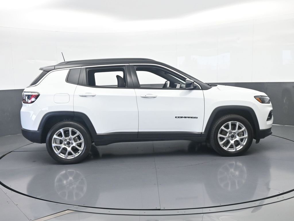 Used 2025 Jeep Compass Limited AWD/4WD image 7