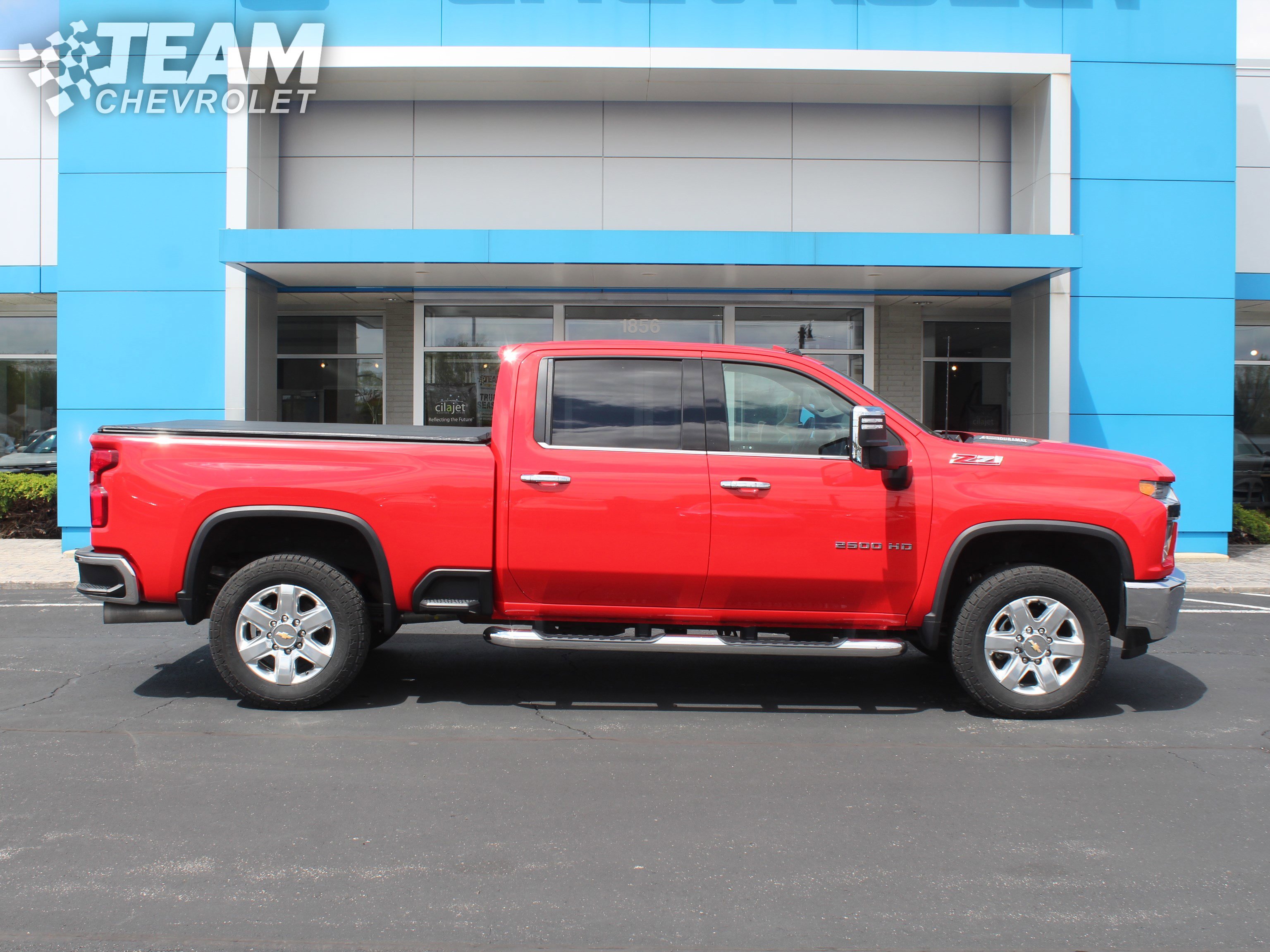 Used 2022 Chevrolet Silverado 2500 LTZ AWD/4WD image 3