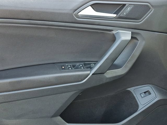 Used 2019 Volkswagen Tiguan SEL w/ 3rd Row Seat Package AWD/4WD image 14