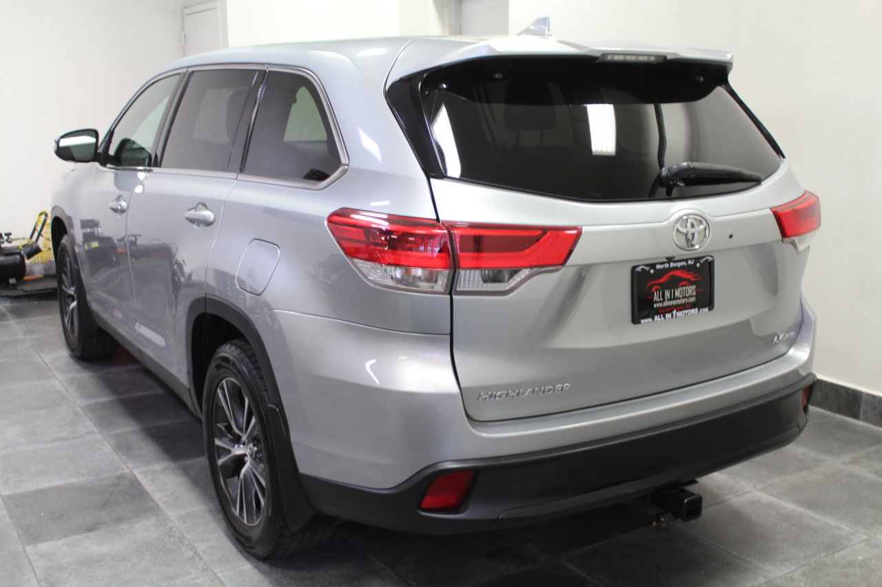 Used 2019 Toyota Highlander LE image 4