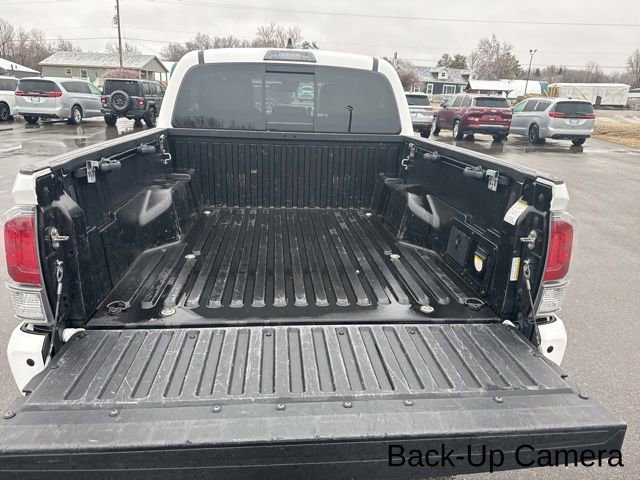 Used 2020 Toyota Tacoma TRD Off-Road w/ TRD Premium Off Road Package AWD/4WD image 6