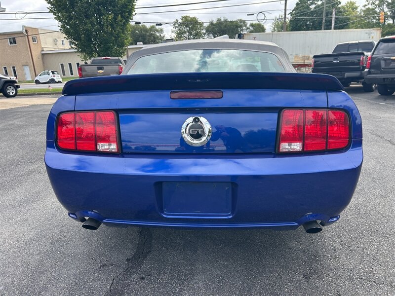 Used 2005 Ford Mustang GT Premium RWD image 4