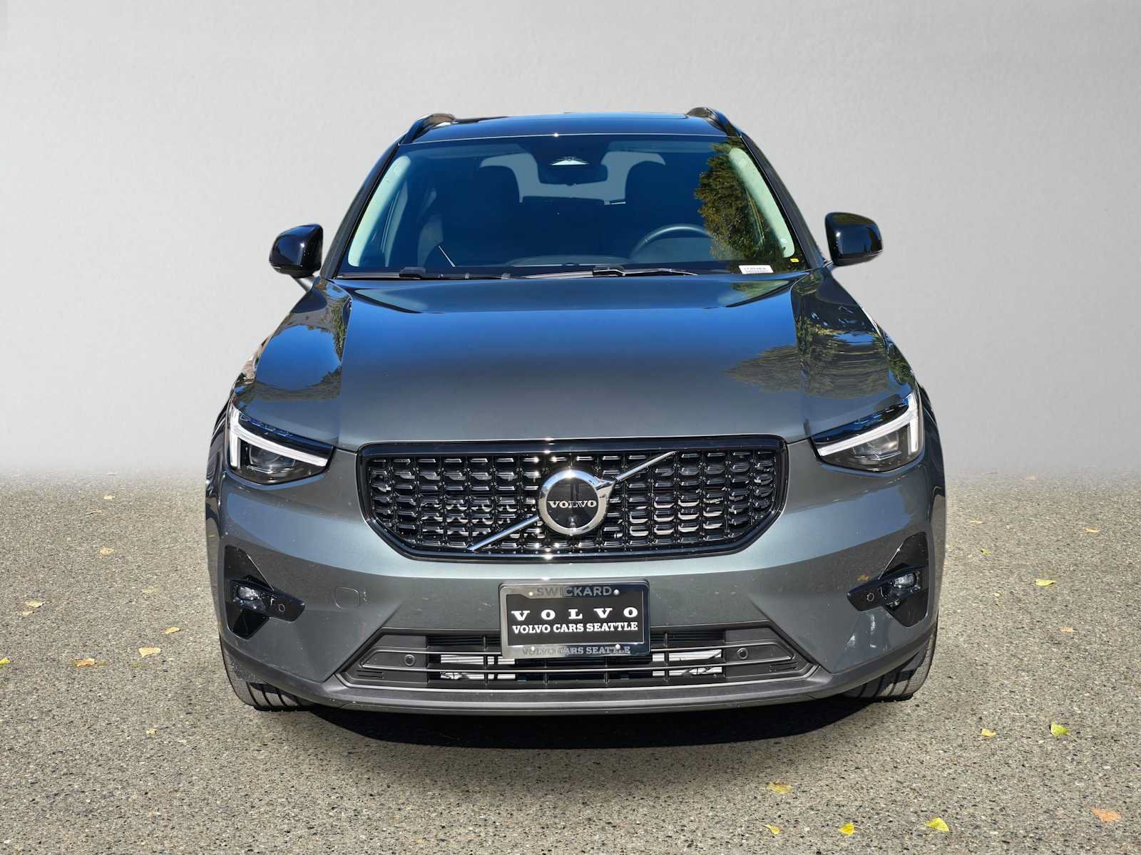 Used 2026 Volvo XC40 B5 Ultra w/ Protection Package Premier AWD/4WD image 8