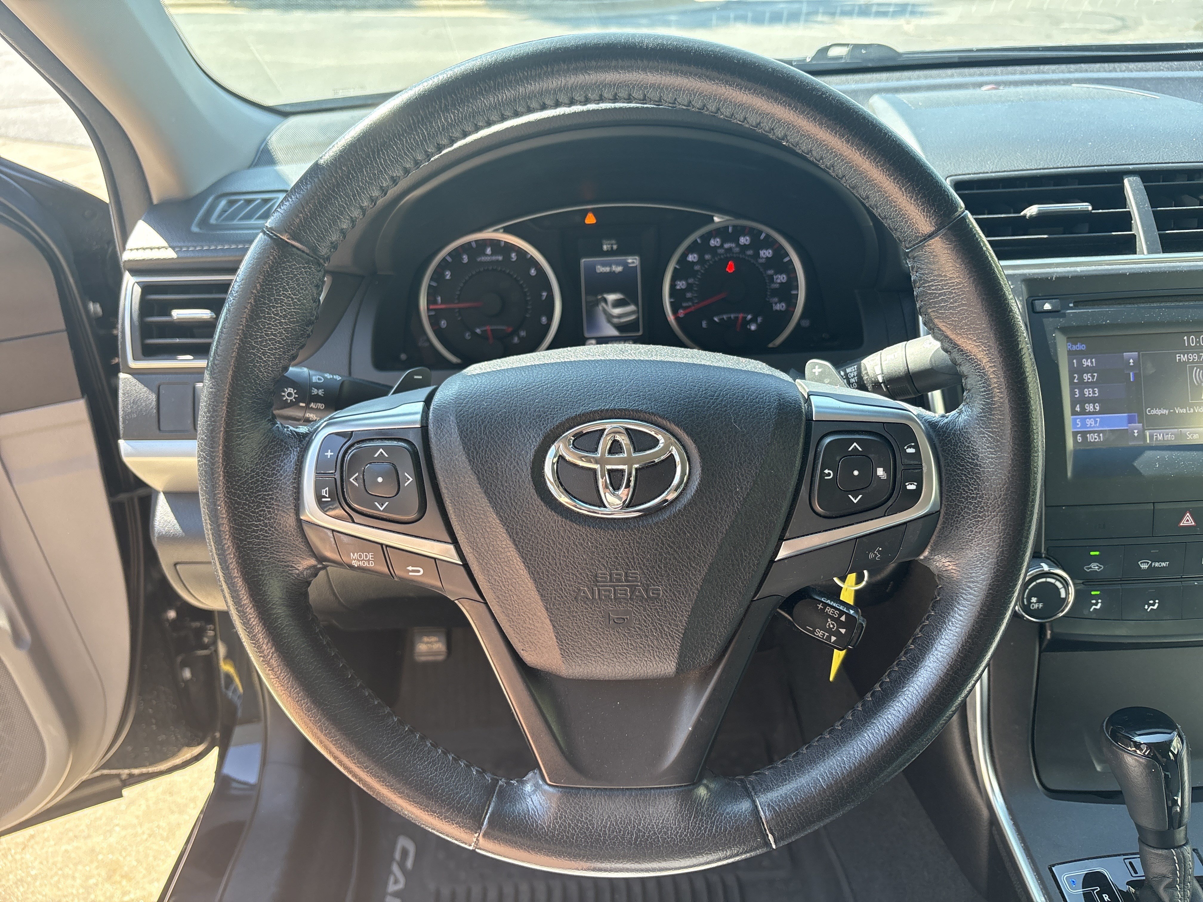 Used 2016 Toyota Camry SE FWD image 18
