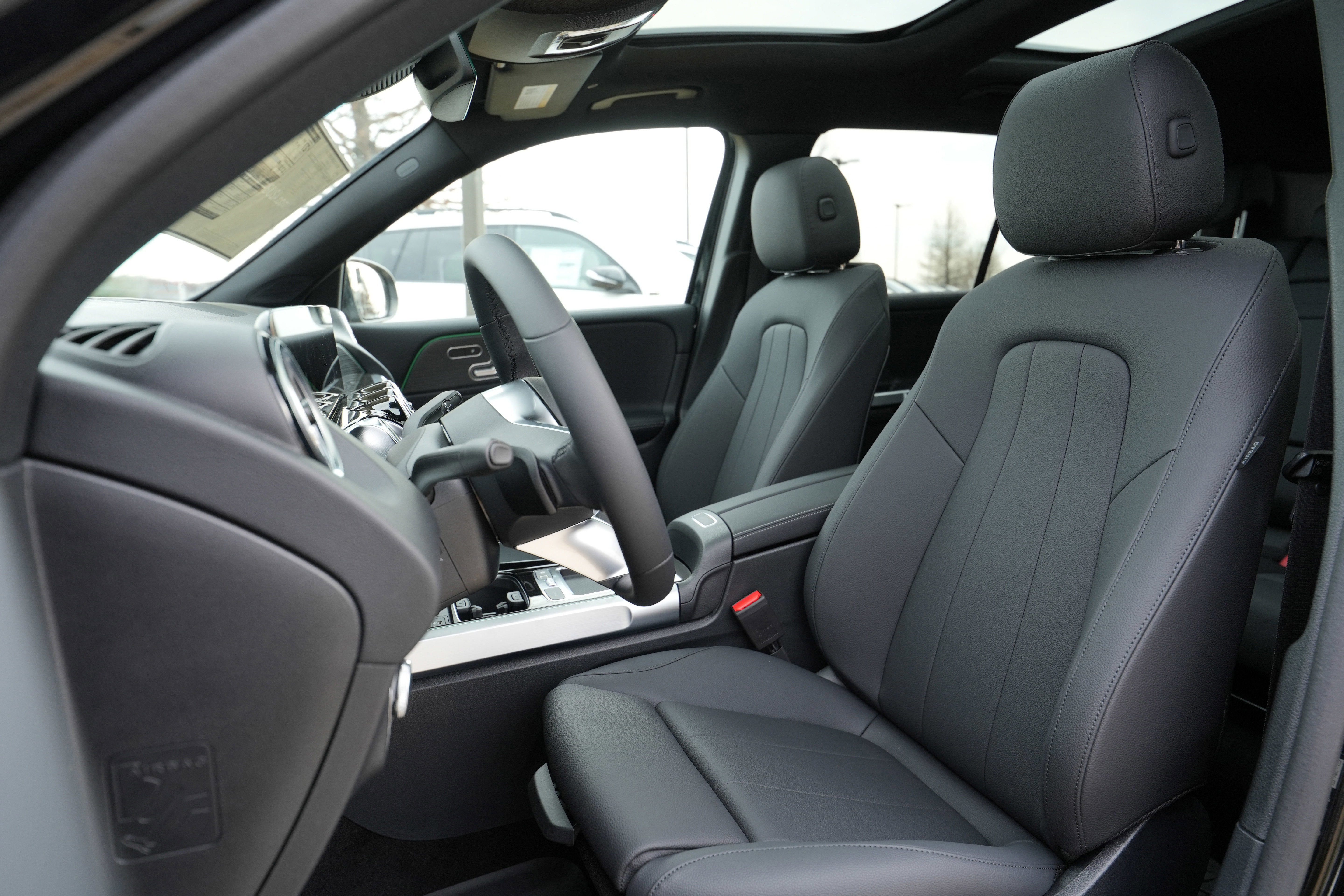 New 2026 Mercedes-Benz GLB 250 4MATIC image 35