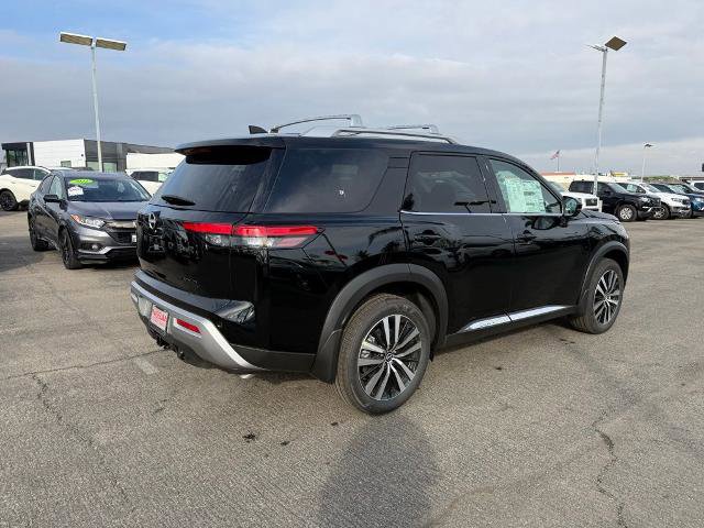 New 2025 Nissan Pathfinder Platinum image 6