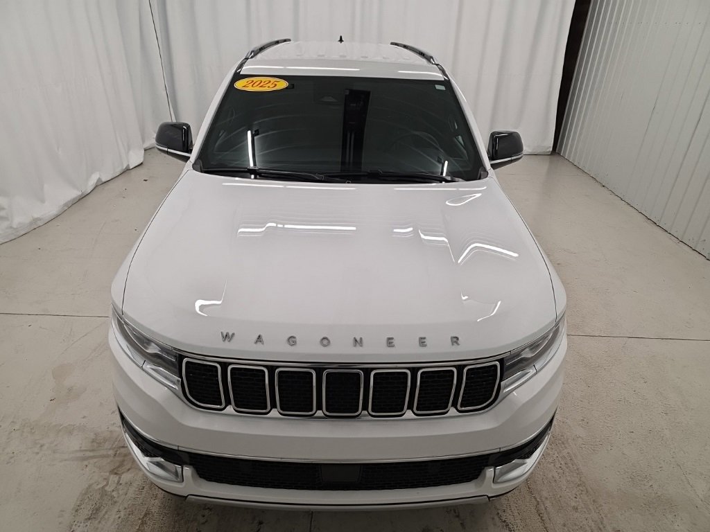 Used 2025 Jeep Wagoneer L Series II image 9