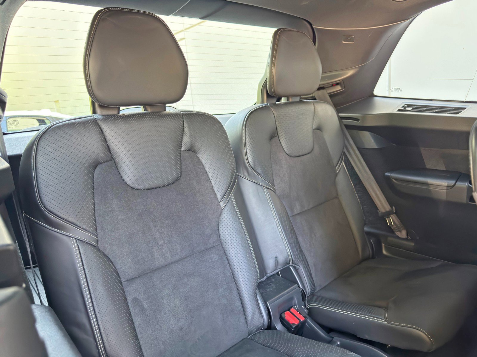 Used 2019 Volvo XC90 T6 R-Design w/ Protection Package Premier image 39