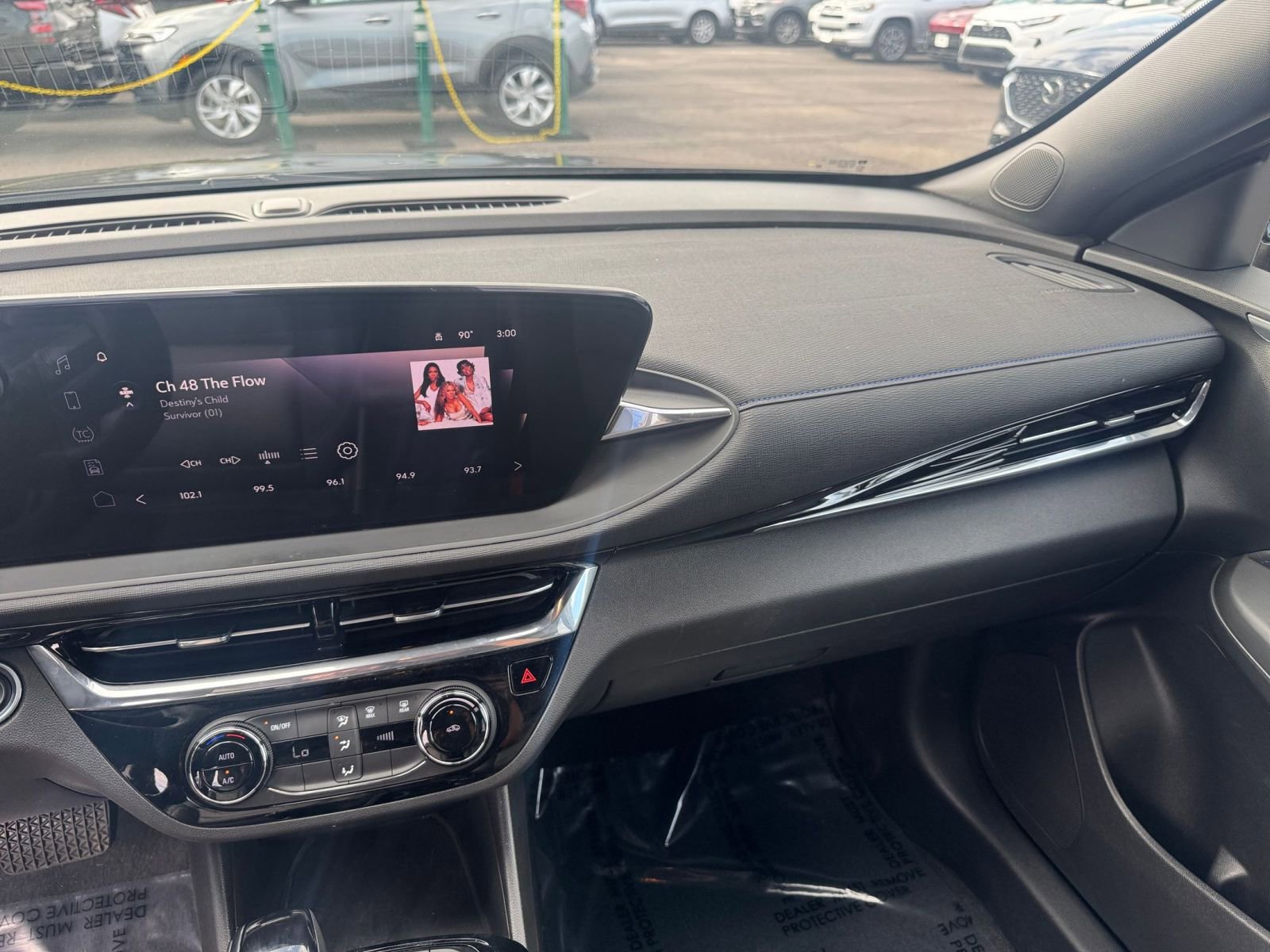 Used 2025 Buick Envista Sport Touring image 34