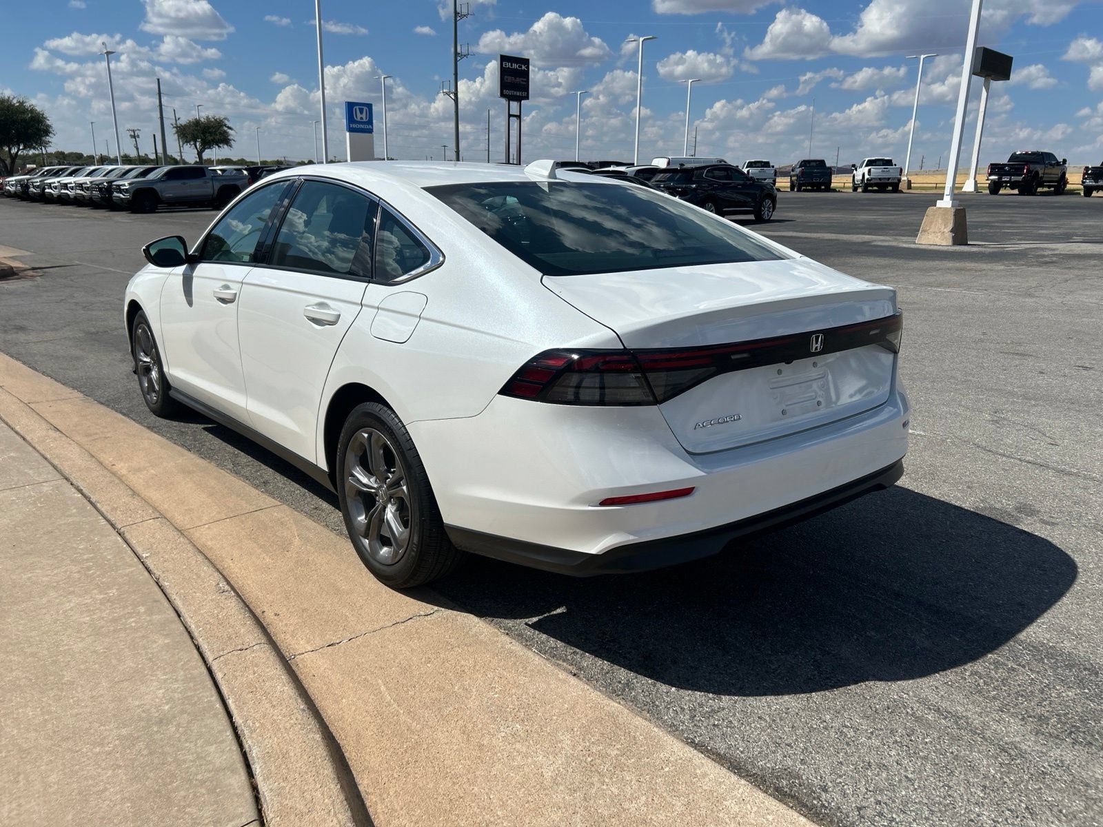 Used 2024 Honda Accord EX image 7