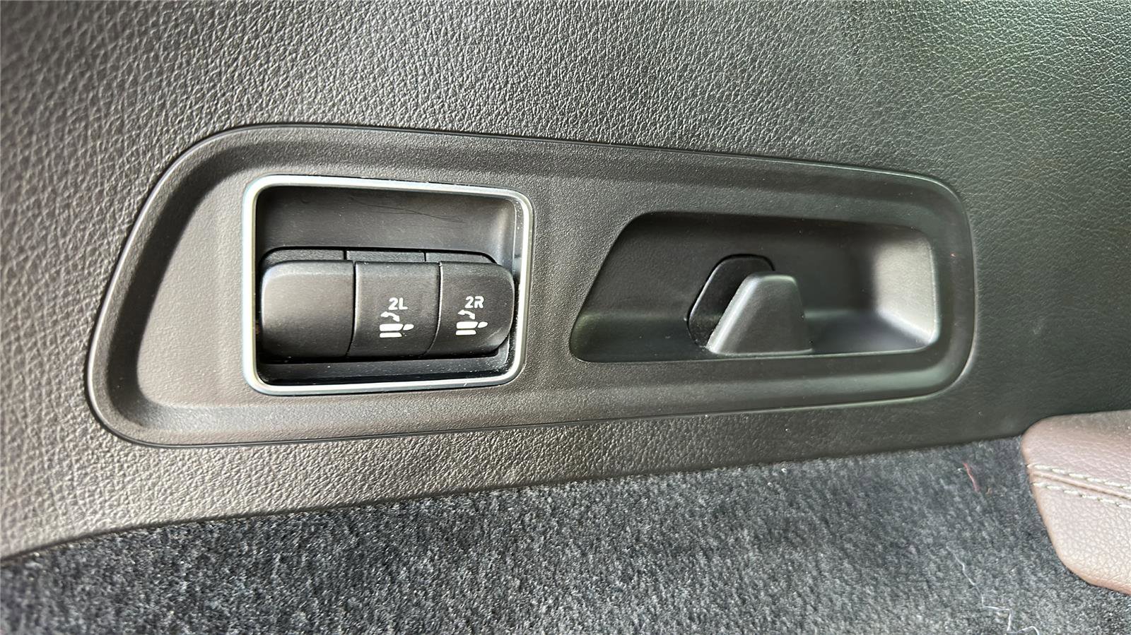 Used 2022 Mercedes-Benz GLS 450 4MATIC image 14