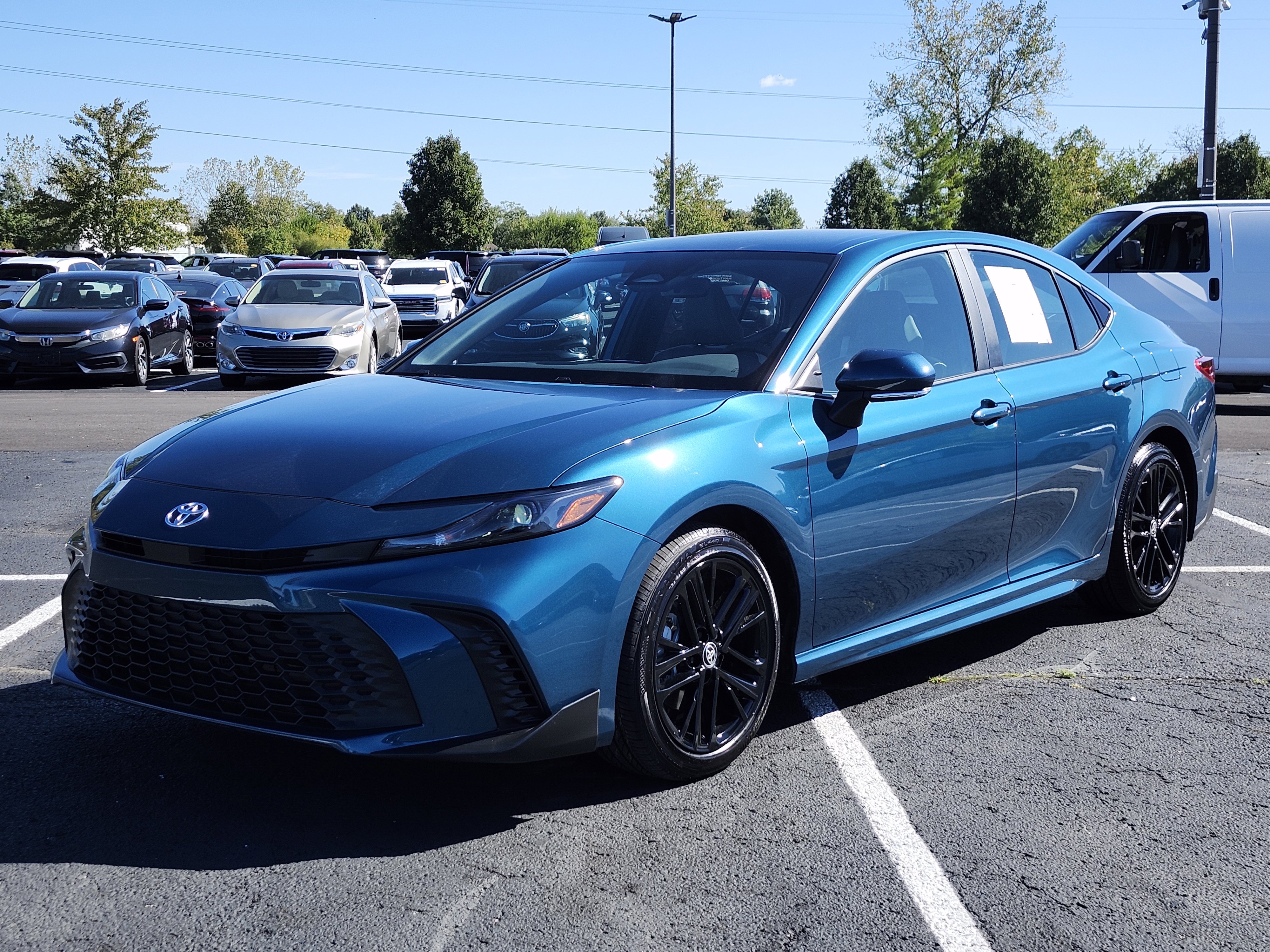 Used 2025 Toyota Camry LE image 6