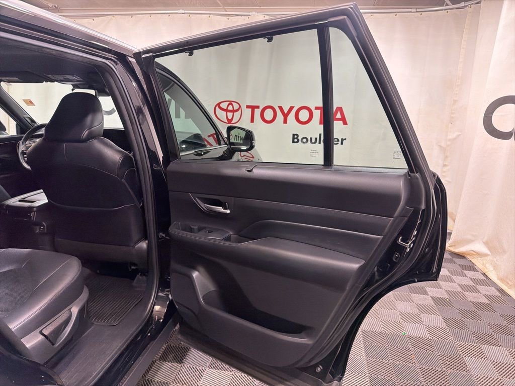 Used 2024 Toyota Grand Highlander AWD Hybrid image 12