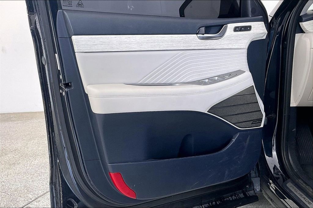 Used 2023 Hyundai Palisade Calligraphy image 21