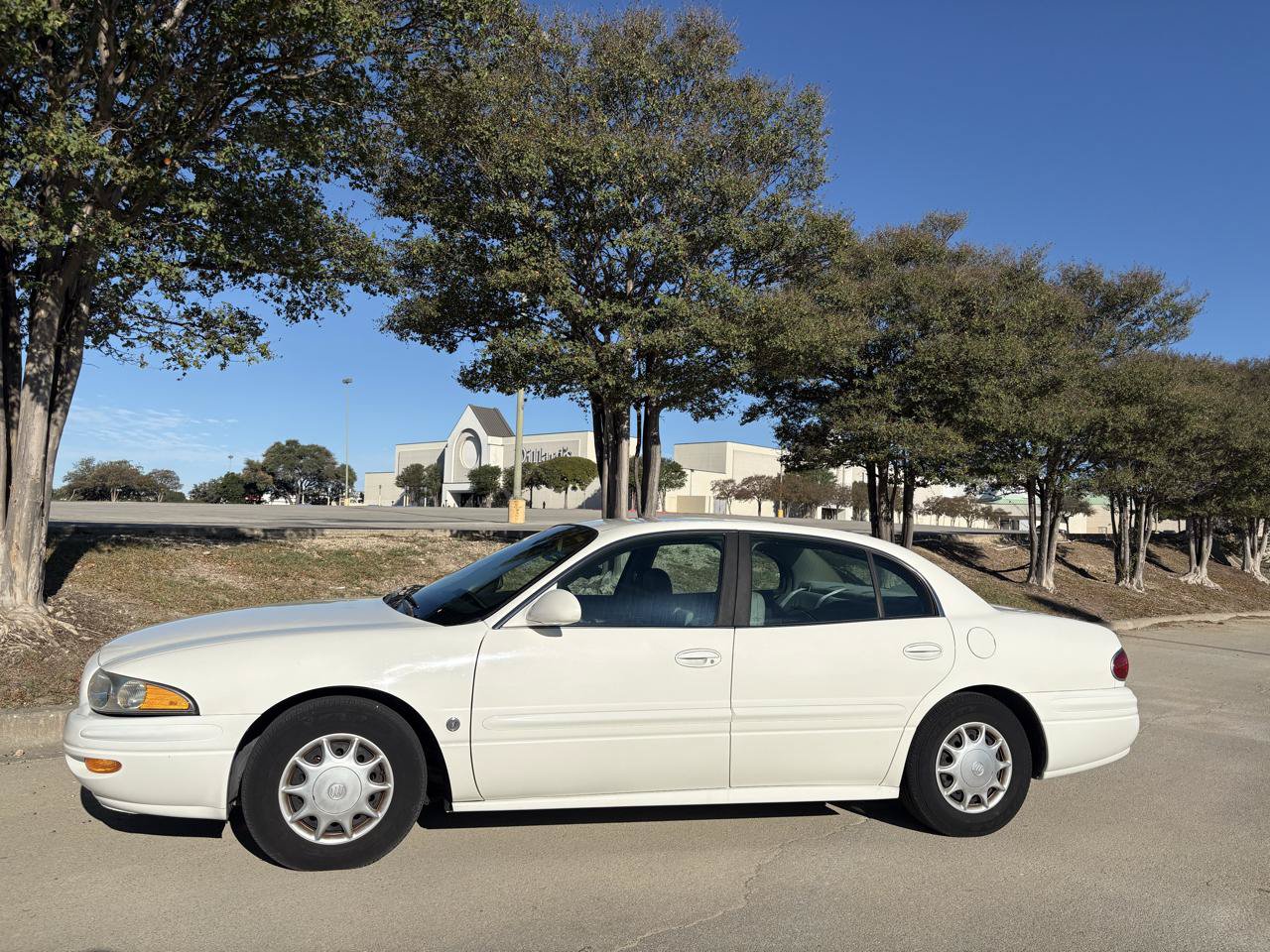 Used 2004 Buick Le Sabre Custom FWD image 3