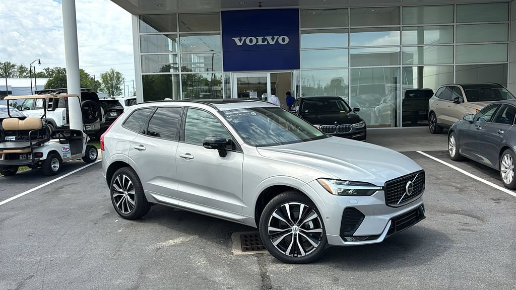 Certified 2025 Volvo XC60 B5 Plus AWD/4WD image 2