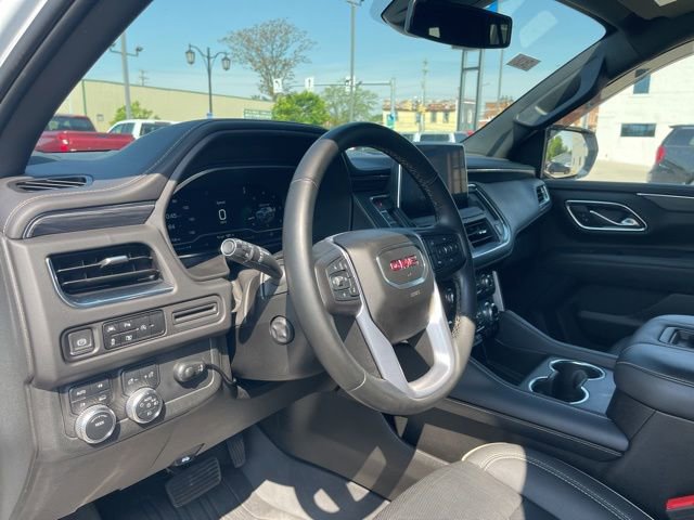 Used 2023 GMC Yukon SLT w/ SLT Luxury Package AWD/4WD image 15