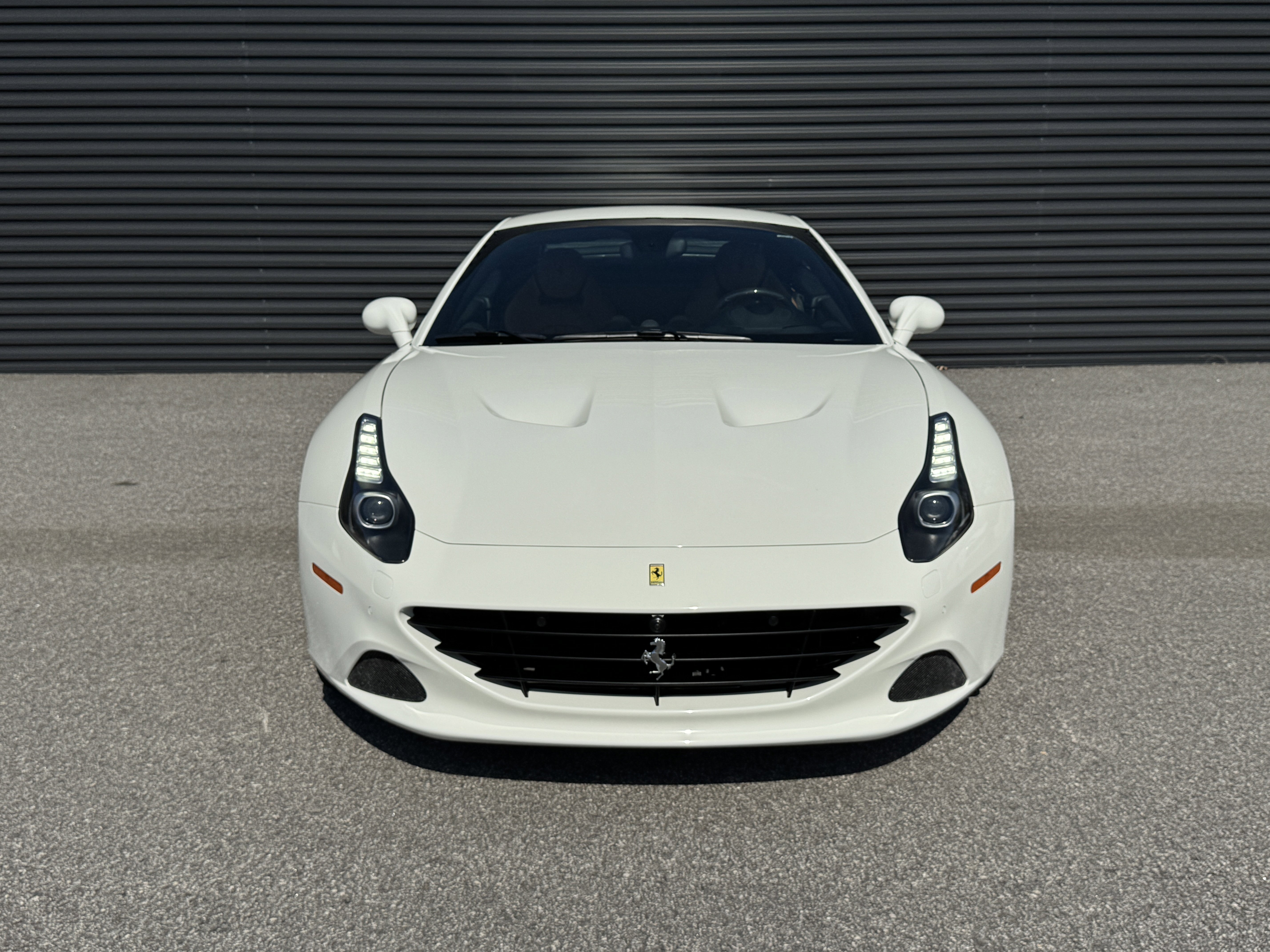 Used 2017 Ferrari California T image 4