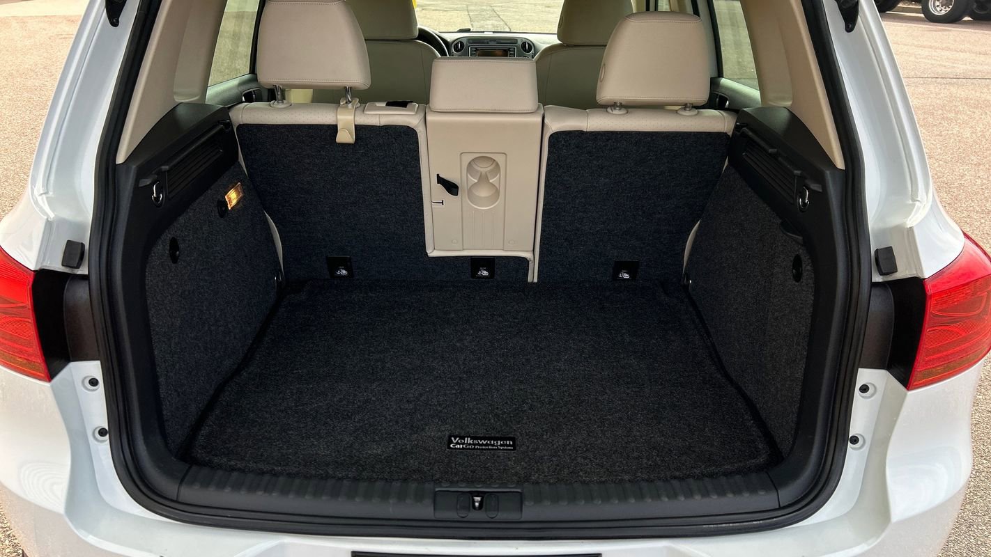 Used 2017 Volkswagen Tiguan S image 12