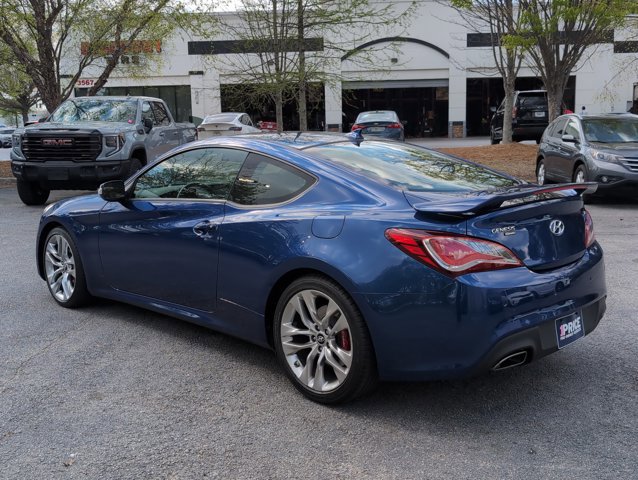 Used 2015 Hyundai Genesis 3.8 image 4