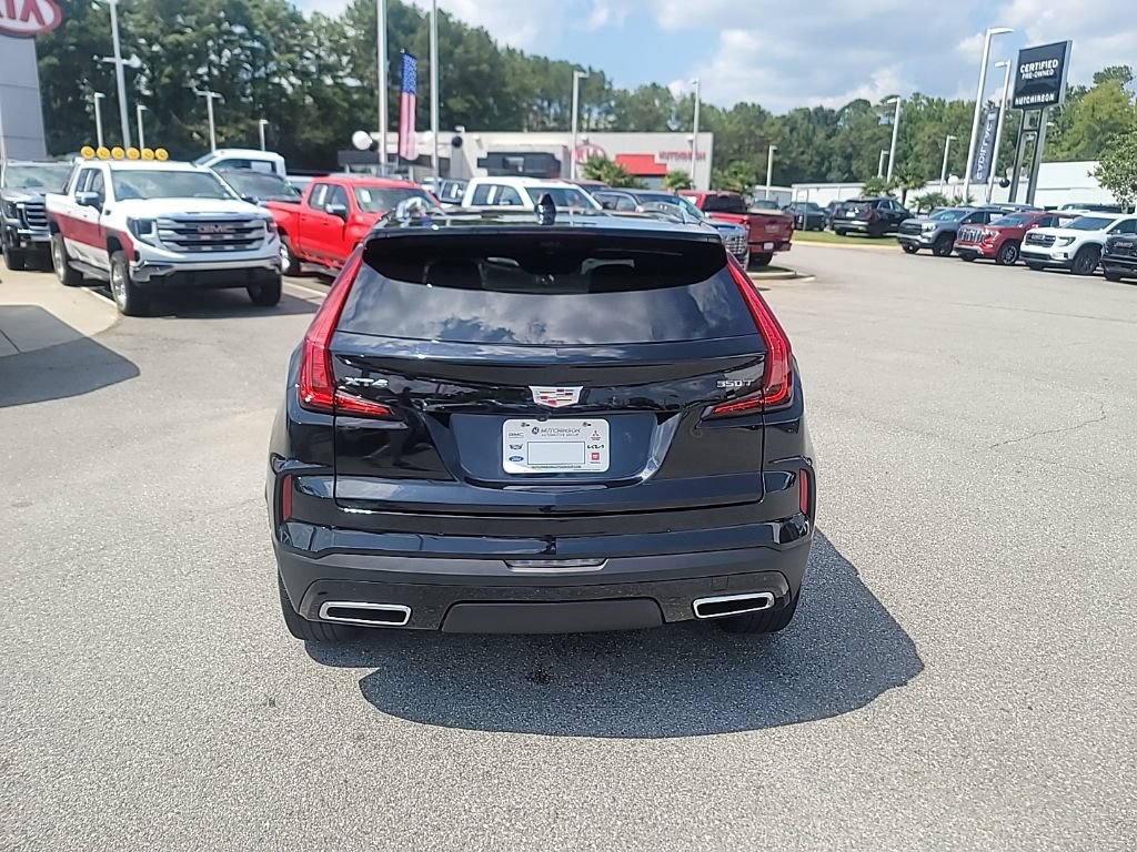 Used 2024 Cadillac XT4 Premium Luxury w/ Technology Package FWD image 6