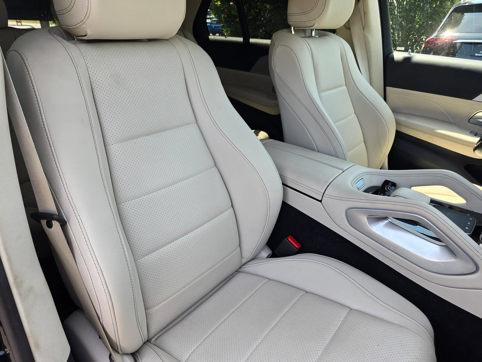 Used 2024 Mercedes-Benz GLE 450 4MATIC image 11