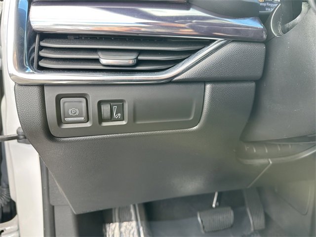 Used 2022 Cadillac XT4 Luxury w/ Cold Weather Package image 29