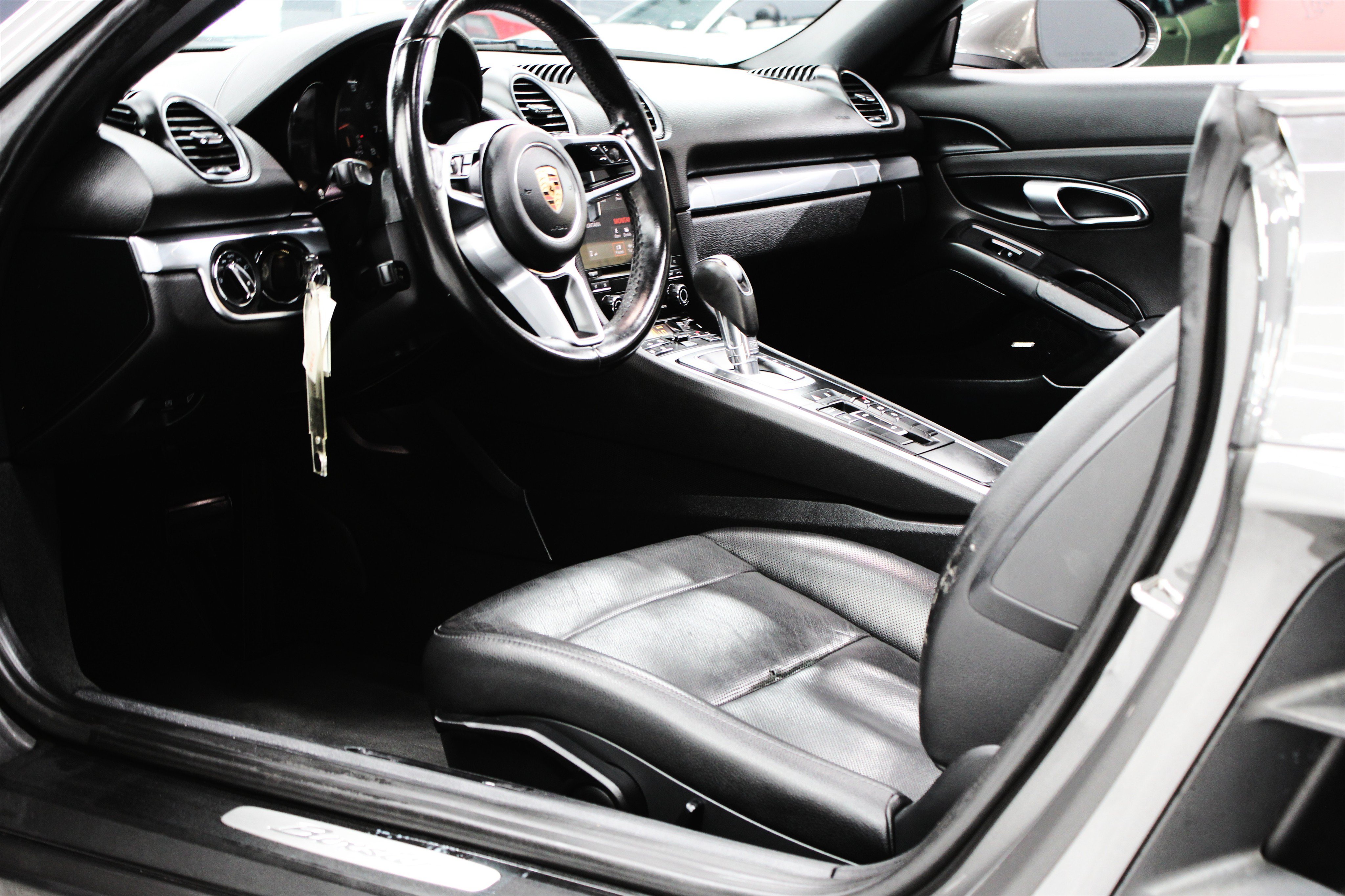 Used 2021 Porsche 718 Boxster w/ Premium Package RWD image 4