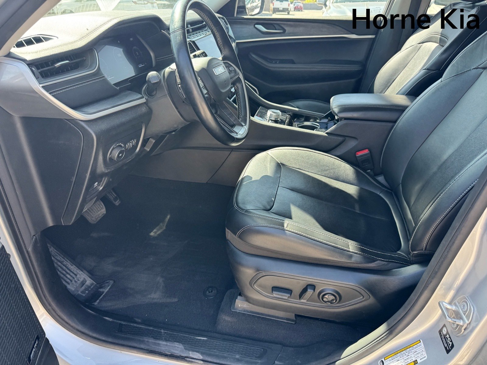 Used 2021 Jeep Grand Cherokee L Limited AWD/4WD image 10