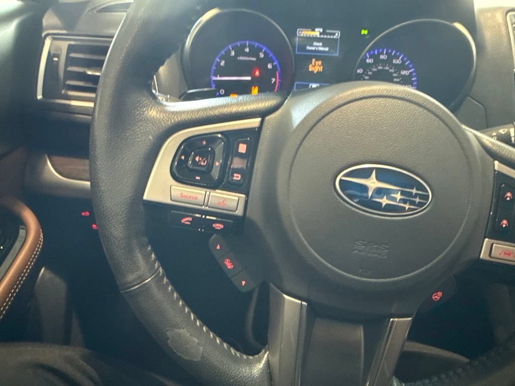 Used 2017 Subaru Outback 3.6R Touring AWD/4WD image 33
