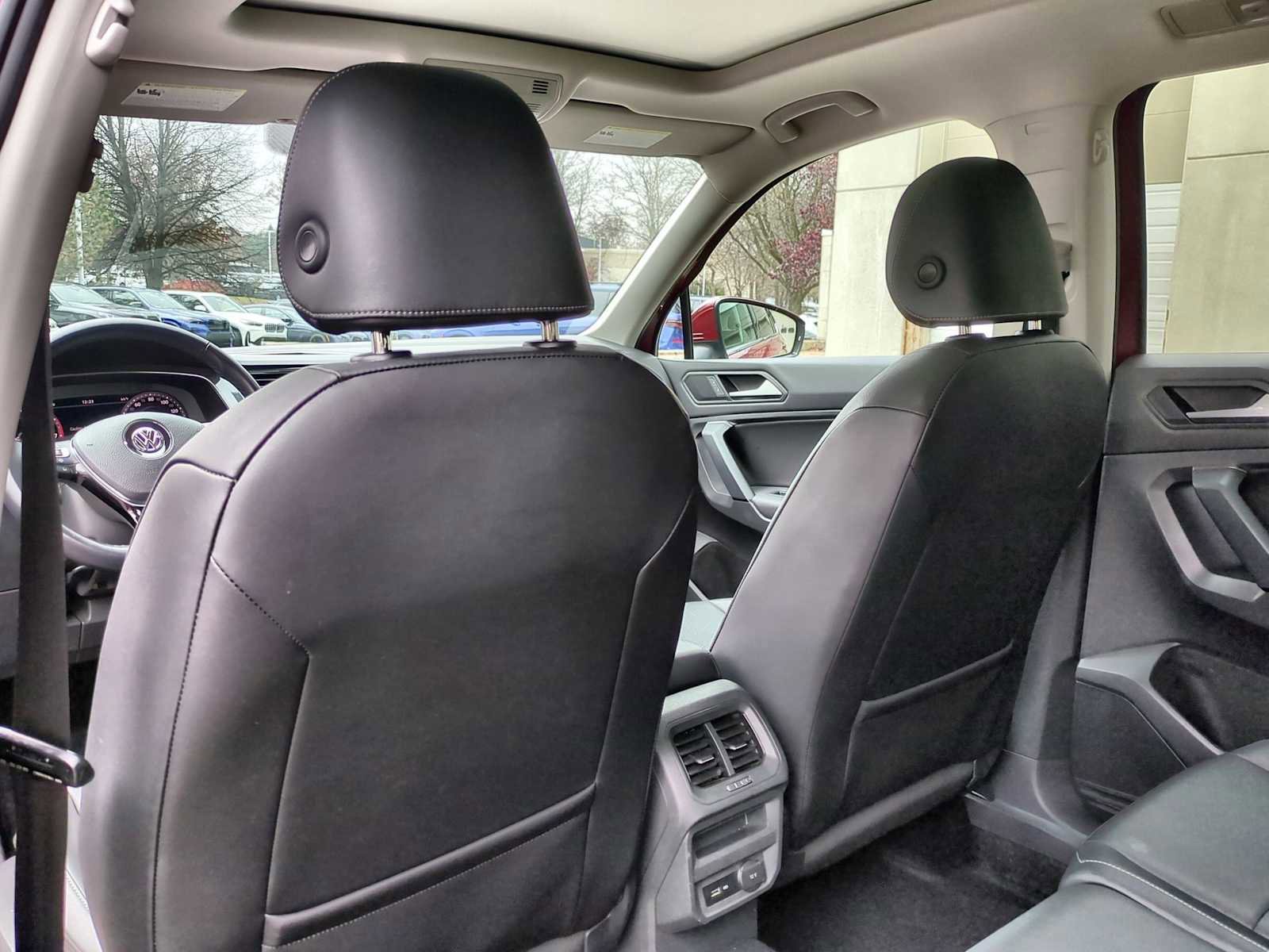 Used 2019 Volkswagen Tiguan SEL image 18