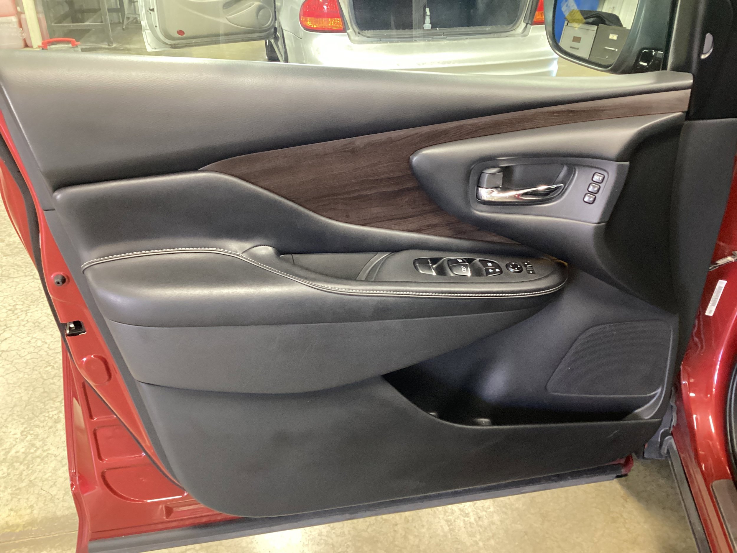 Used 2019 Nissan Murano Platinum w/ Cargo Package AWD/4WD image 12