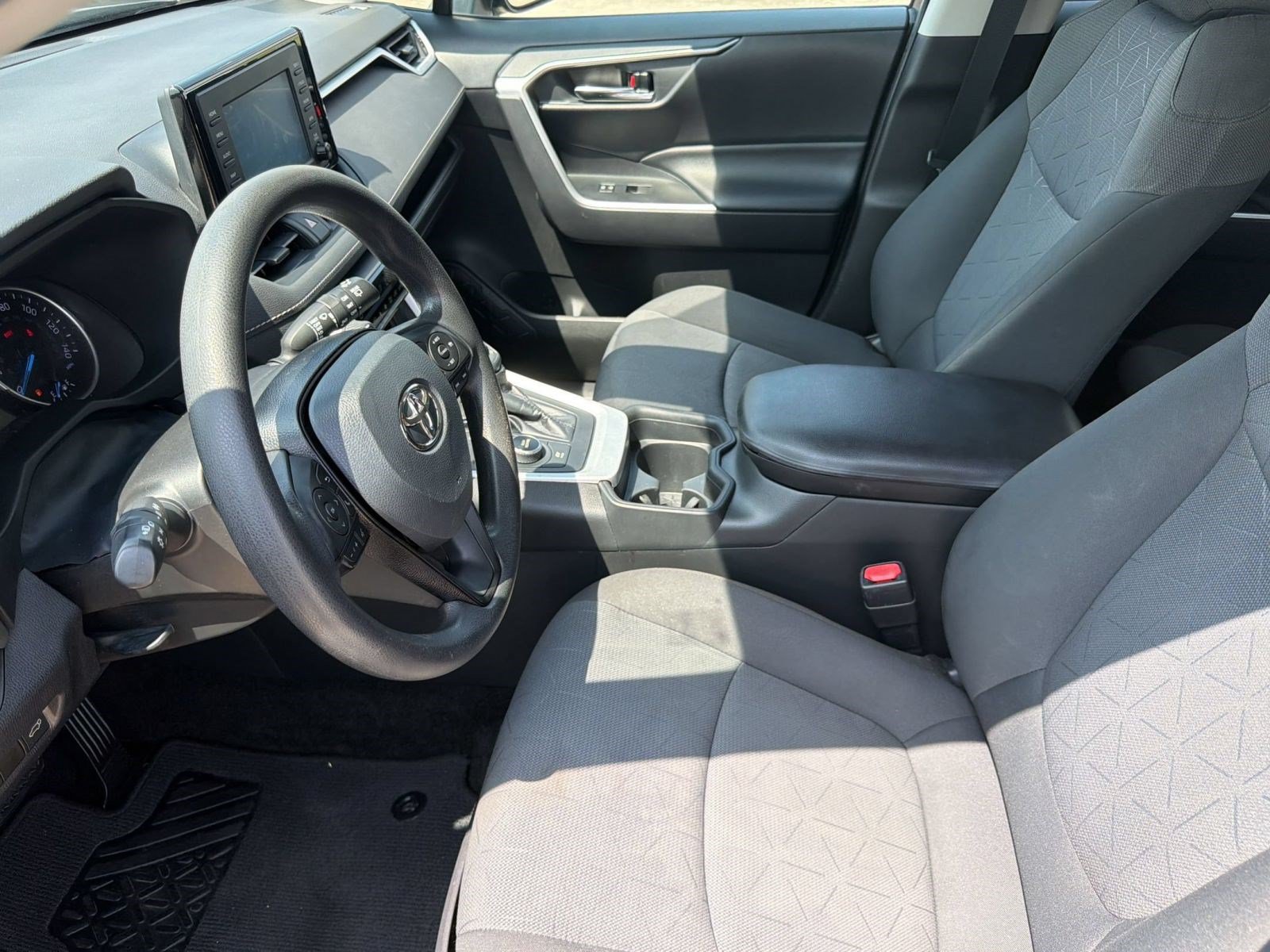 Used 2021 Toyota RAV4 XLE w/ Convenience Package AWD/4WD image 5