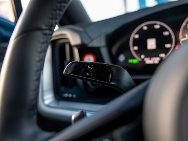 Certified 2025 Porsche Cayenne Coupe image 30