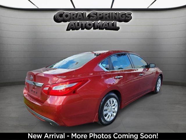 Used 2016 Nissan Altima 2.5 S w/ Power Driver Seat Package FWD image 2