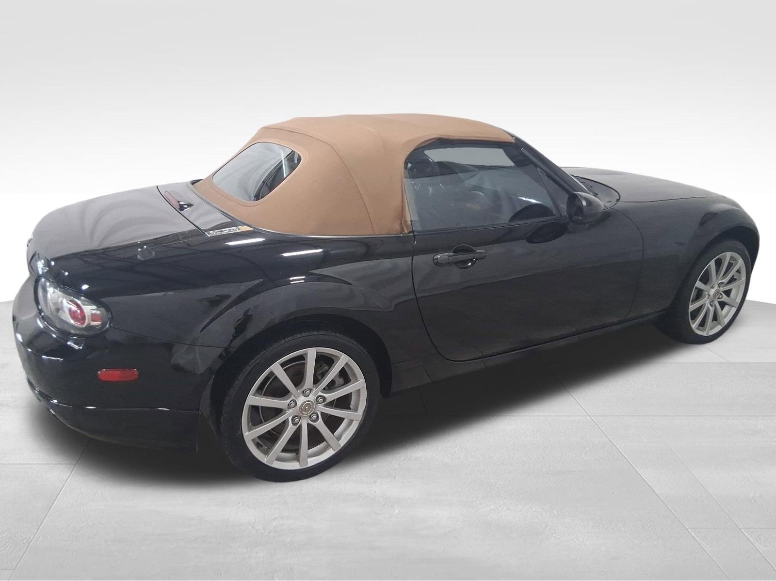Used 2006 MAZDA MX-5 Miata Grand Touring RWD image 5