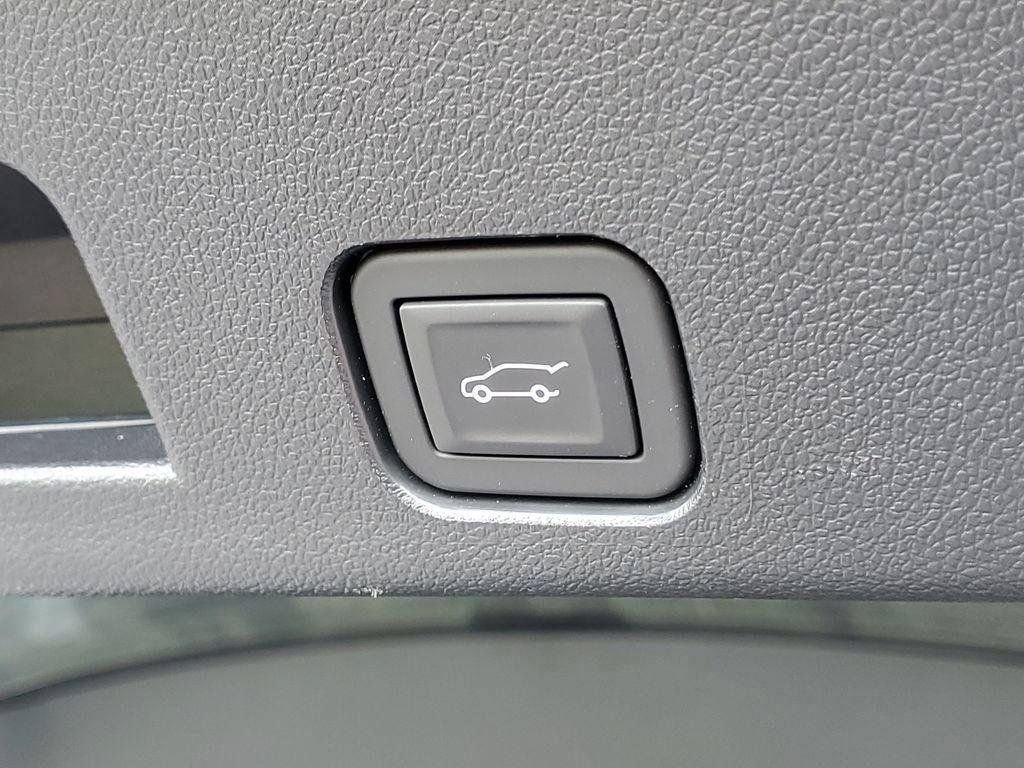 Certified 2024 Chevrolet Traverse RS AWD/4WD image 36
