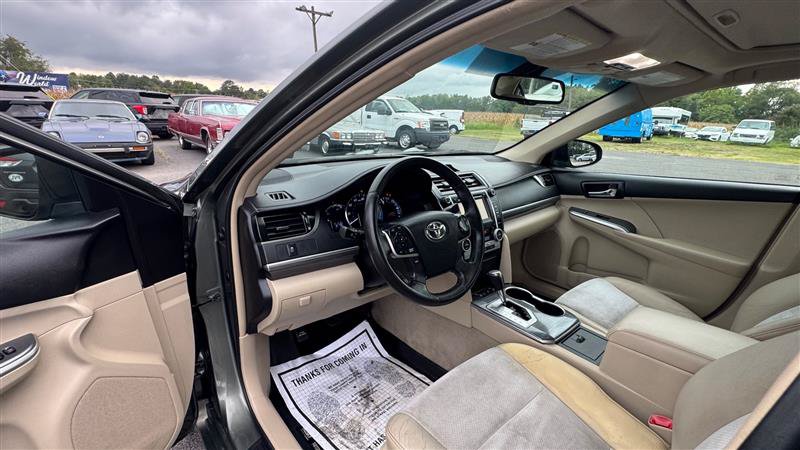 Used 2012 Toyota Camry XLE w/ Leather Pkg FWD image 33
