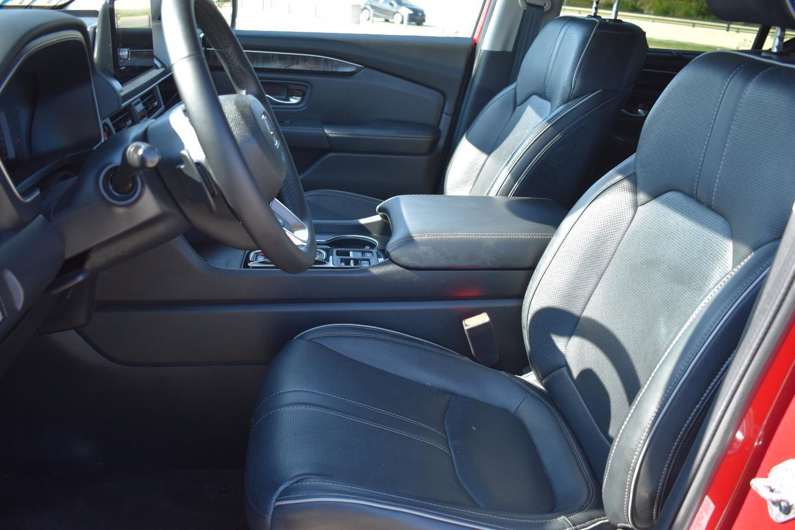 Used 2023 Honda Pilot Elite image 24