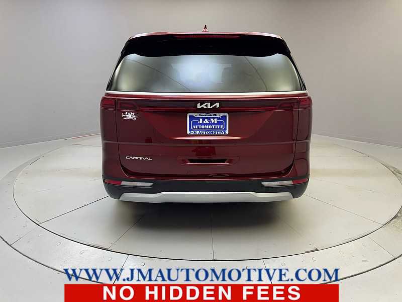 Used 2024 Kia Carnival LX image 4