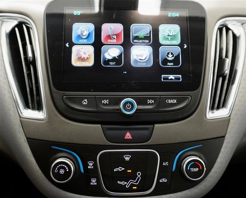 Used 2018 Chevrolet Malibu LT image 15