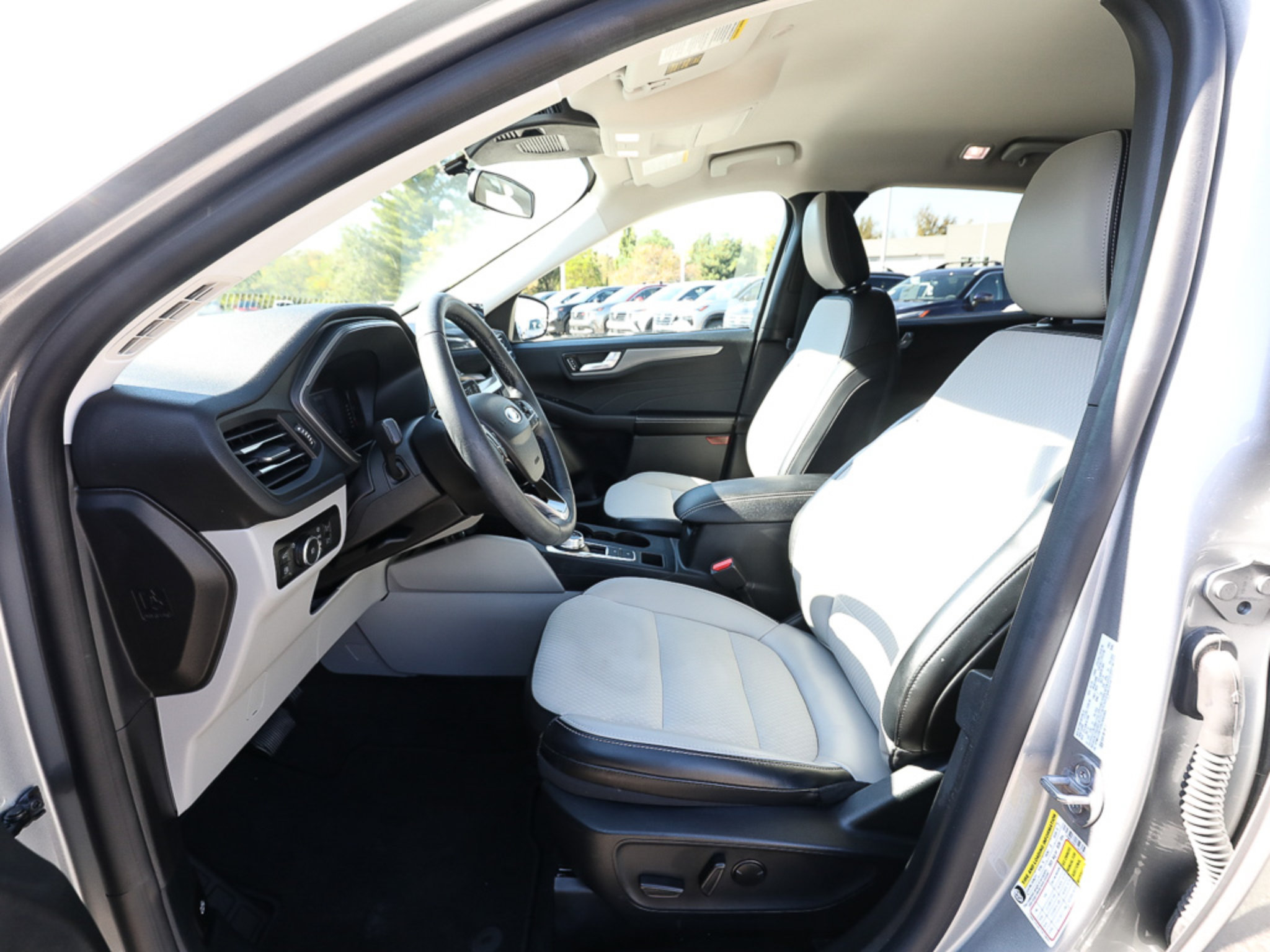 Used 2024 Ford Escape SE FWD image 12
