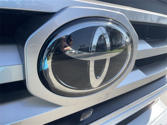 Used 2022 Toyota Tacoma Limited image 31