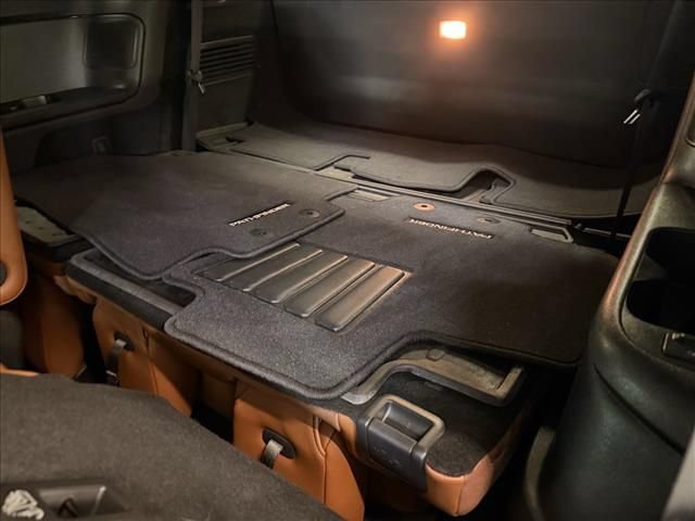 Used 2023 Nissan Pathfinder Platinum w/ Lighting Package (N93) AWD/4WD image 15