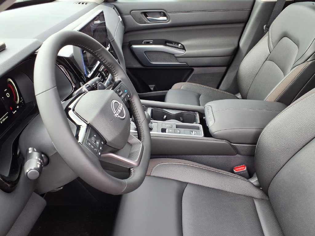 New 2026 Nissan Pathfinder SL FWD image 14