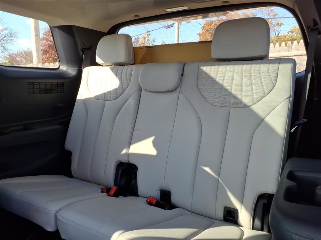 Used 2024 Hyundai Palisade Limited image 31