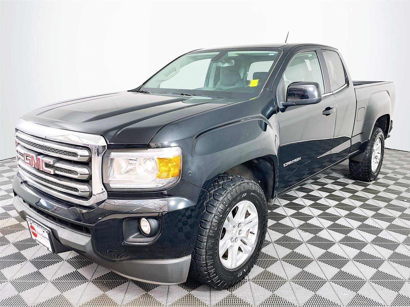 Used 2019 GMC Canyon SLE RWD image 3