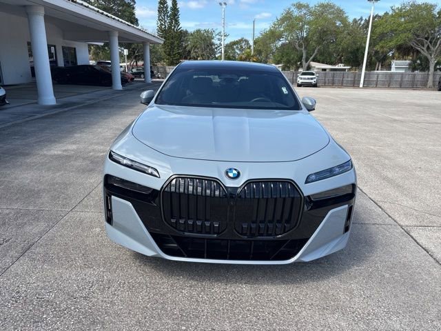 Used 2025 BMW 760i xDrive w/ Executive Package AWD/4WD image 3
