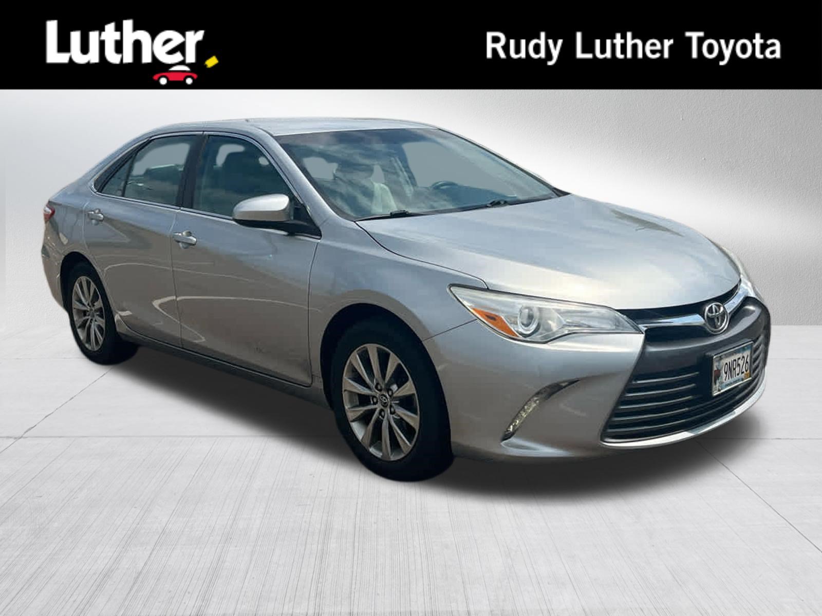 Used 2015 Toyota Camry XLE FWD image 1